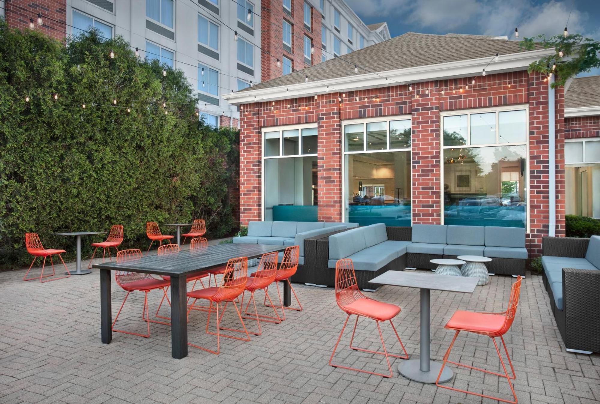 Hilton Garden Inn Hoffman Estates Exterior photo