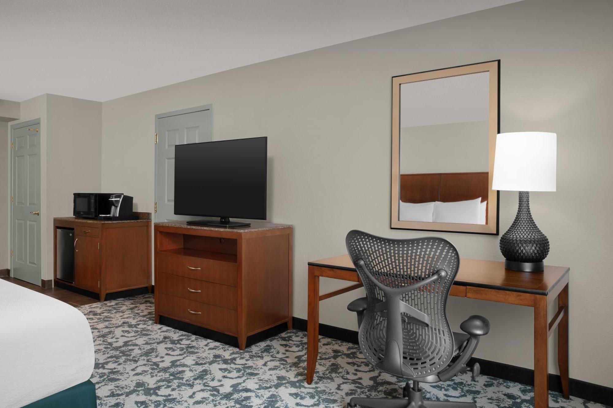 Hilton Garden Inn Hoffman Estates Exterior photo